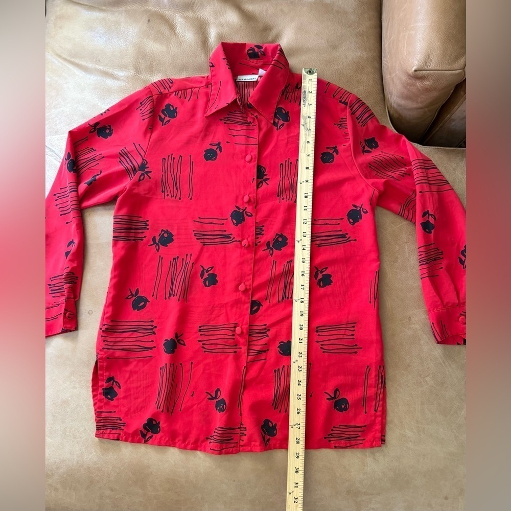 Liz Baker Women Red Black Abstract Patterned Button Down Blouse Size Small - Picture 3 of 6